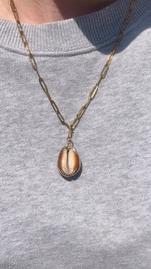 Drift Cowrie Necklace