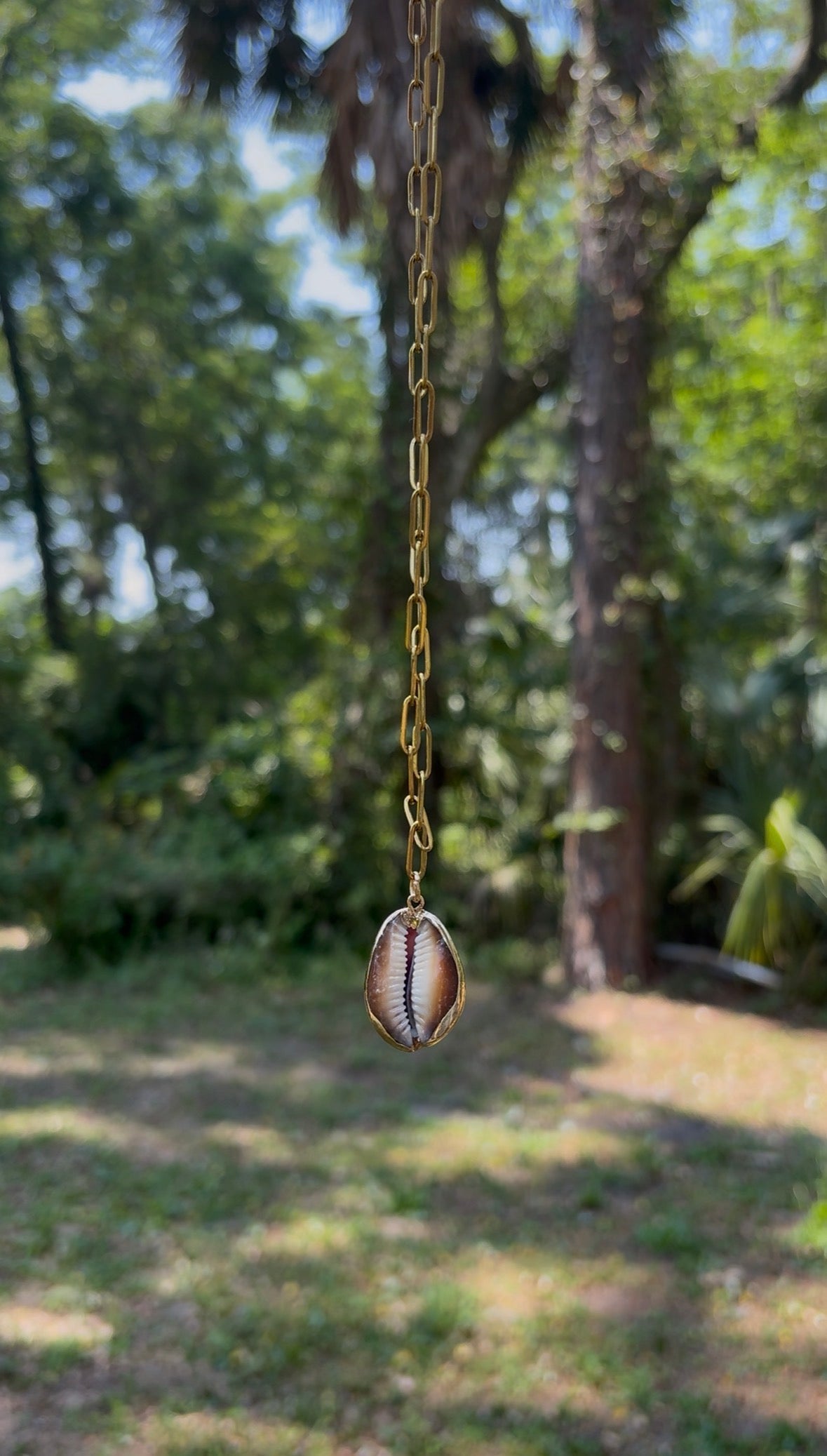 Drift Cowrie Necklace